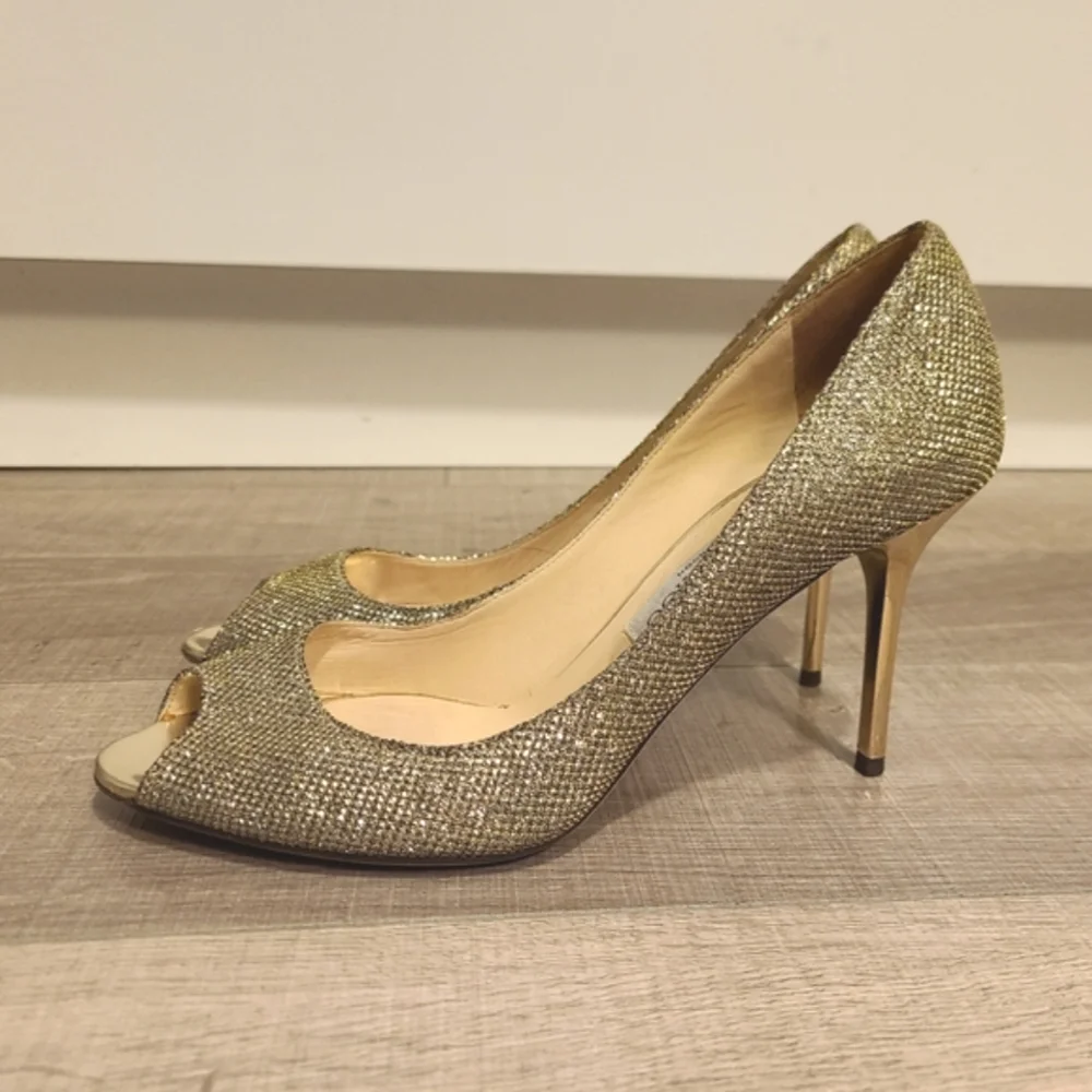 38.5 Jimmy Choo Peep-Toe Gold Pumps - Picture 9 of 9